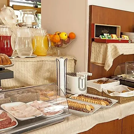 Hotel Adriano