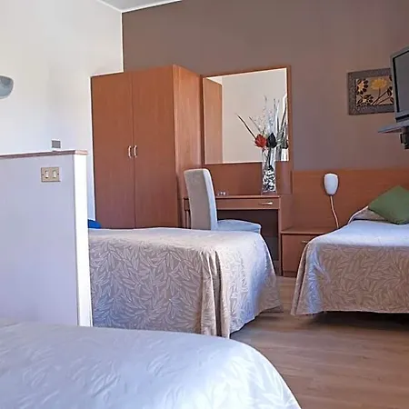 Adriano Hotel 3*