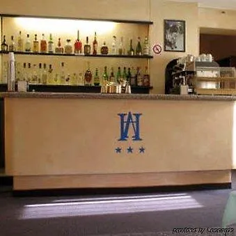 Hotel Adriano 3*